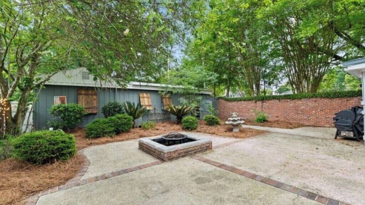 Mobile Cottage | Unique Midtown Home - Private Parking!