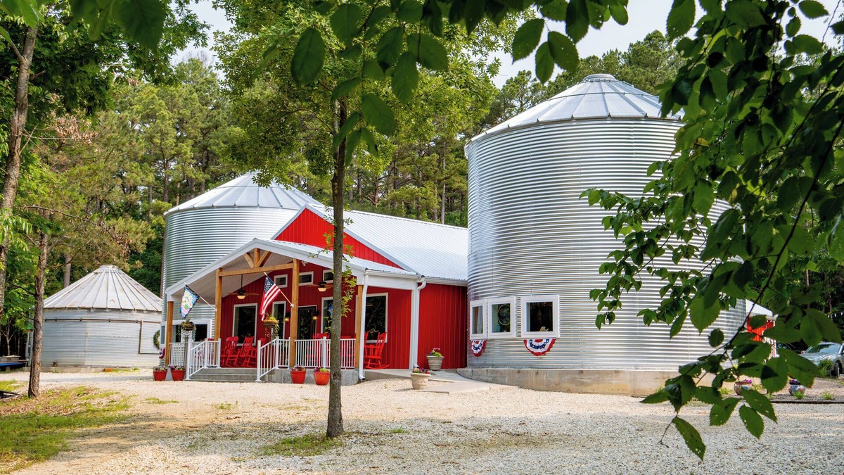 Mount Sterling House | Unique Midwest stay in two story grain bins! Sleeps 8 in a 2-story grain bins