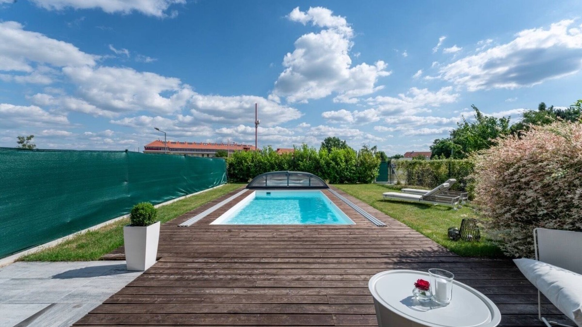 Boranovice House | Unique modern House with swimming pool and elevator