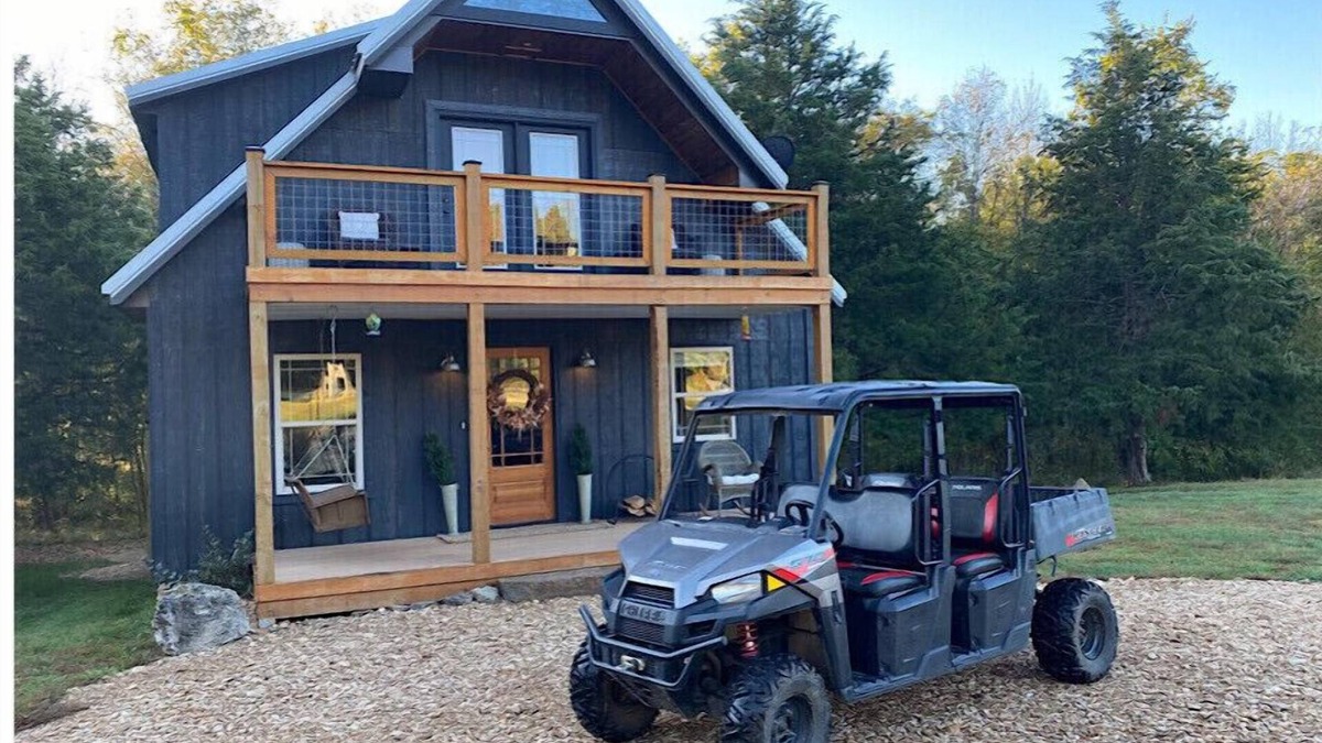 Turners Cabin | Unique/modern, secluded cabin on 95 river front acres/utv/kayaks & hot tub