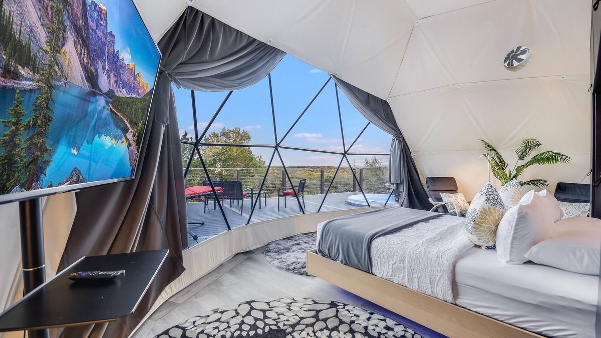 Lago Vista Resort | Unique & Plush Eco-Glamping Resort in TX Hill country!