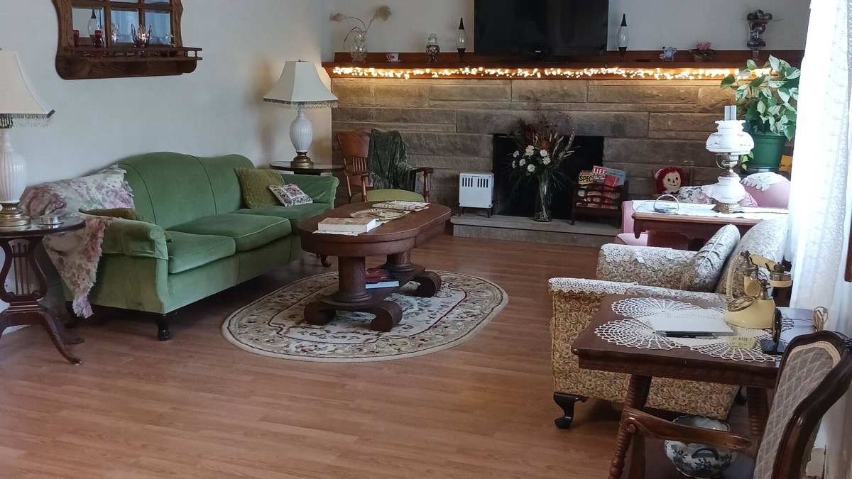 Mansfield House | Unique Property nStep back in time & re-live memories of the days gone by.