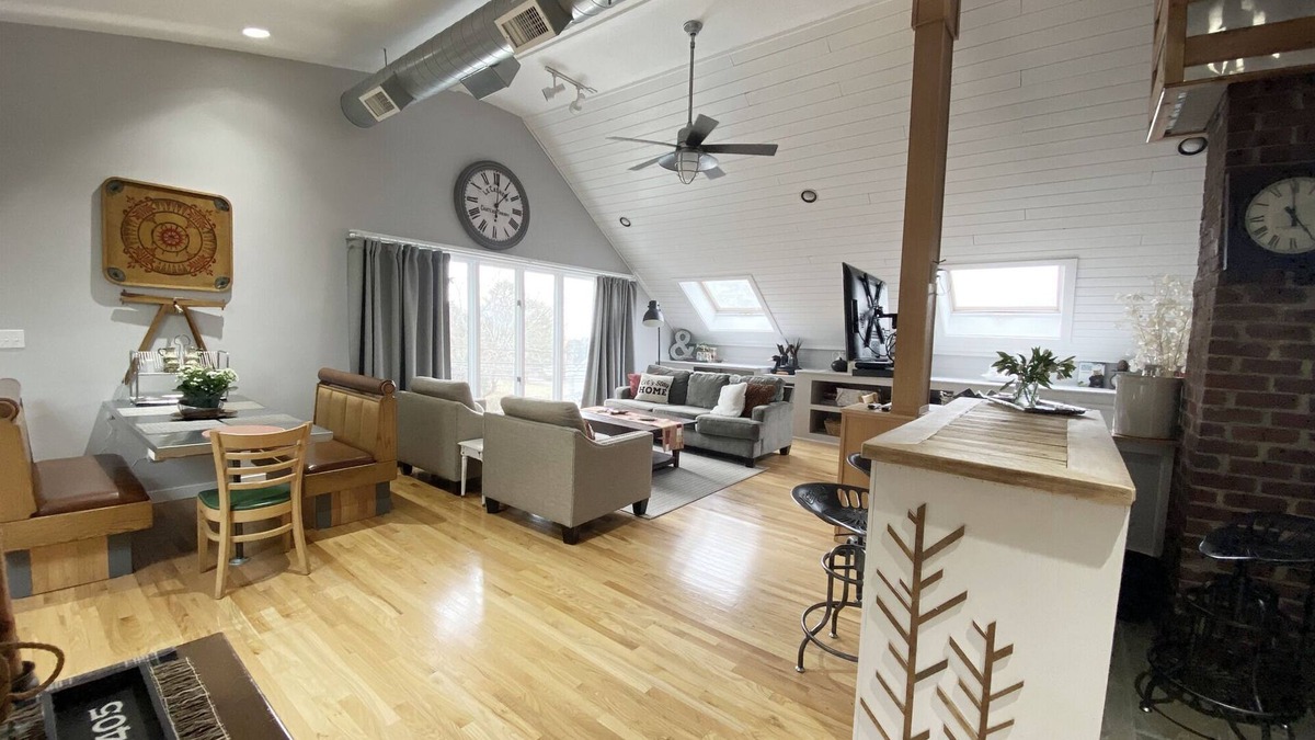 Stony Creek Apartment | Unique, refined-rustic suite in Stony Creek village.