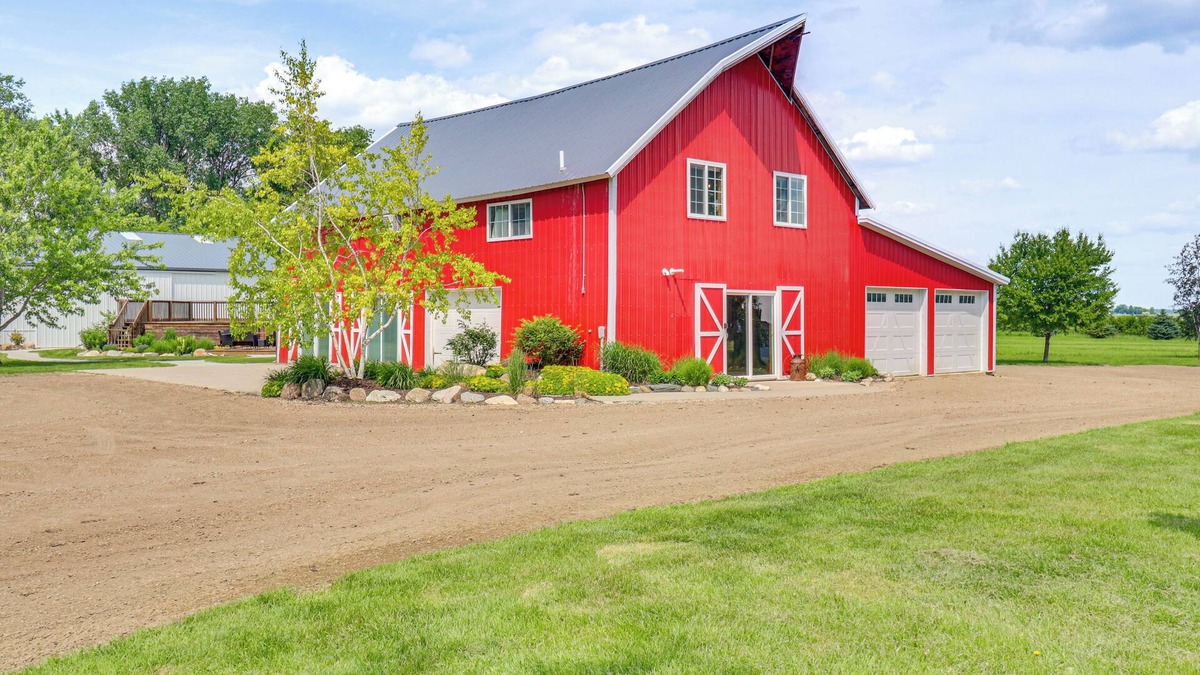 Stevens County House | Unique, Renovated Barn Vacation Rental in Donnelly