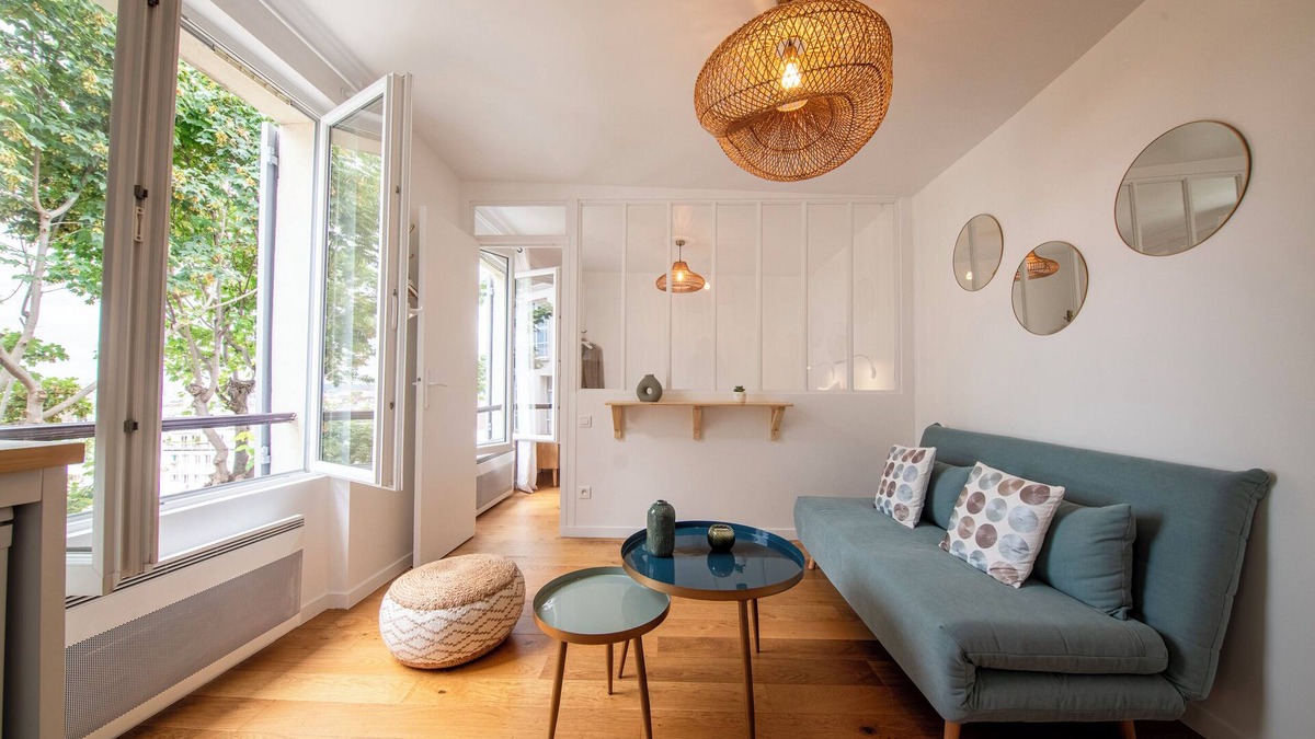 Clignancourt Apartment | Unique romantic 1Br apt. View over Paris‘ Skyline CHE