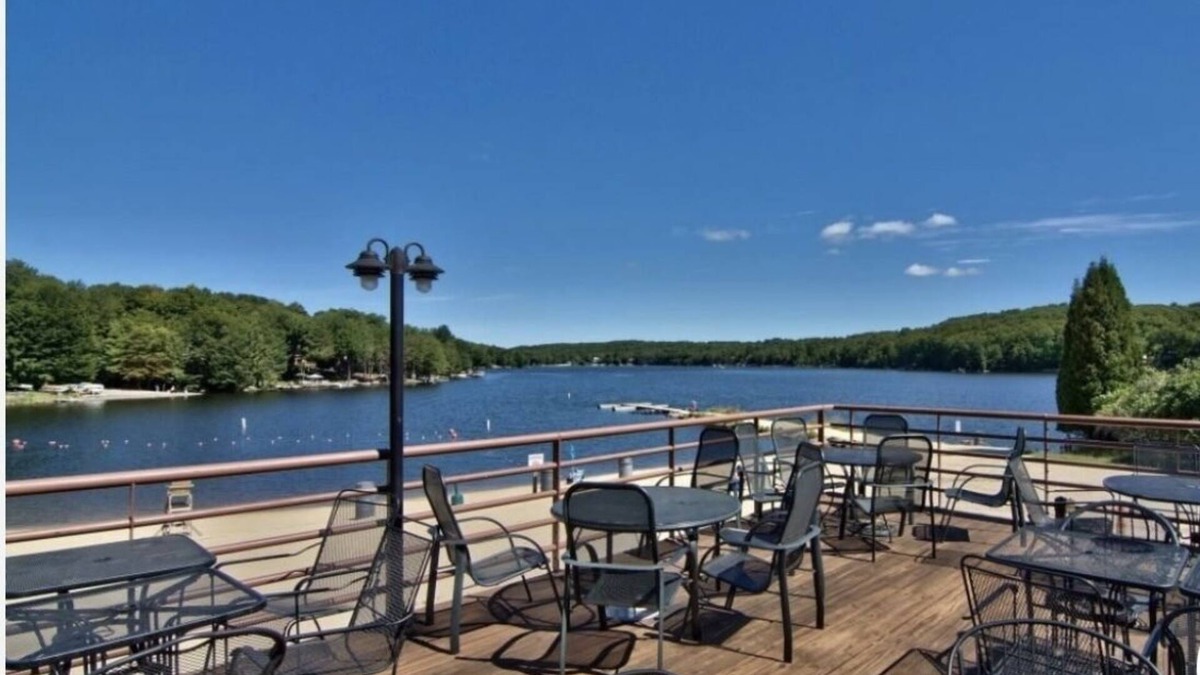 Lake Ariel House | Unique Round House in The Hideout w/seasonal lake views