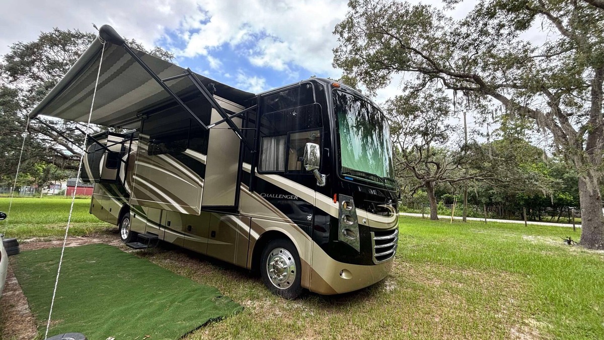 Port Richey House | Unique RV Stay with All the Essentials