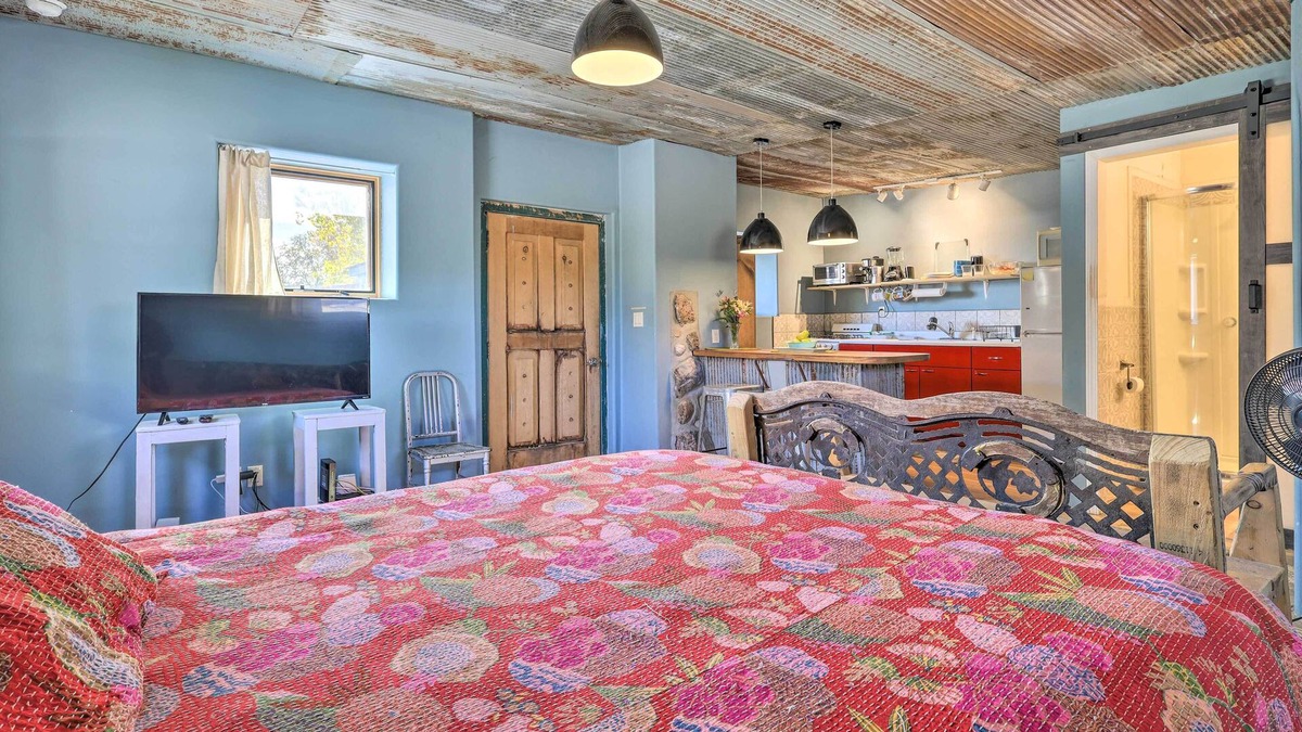 Santa Cruz Apartment | Unique Santa Cruz Studio ~ 25 Mi to Santa Fe