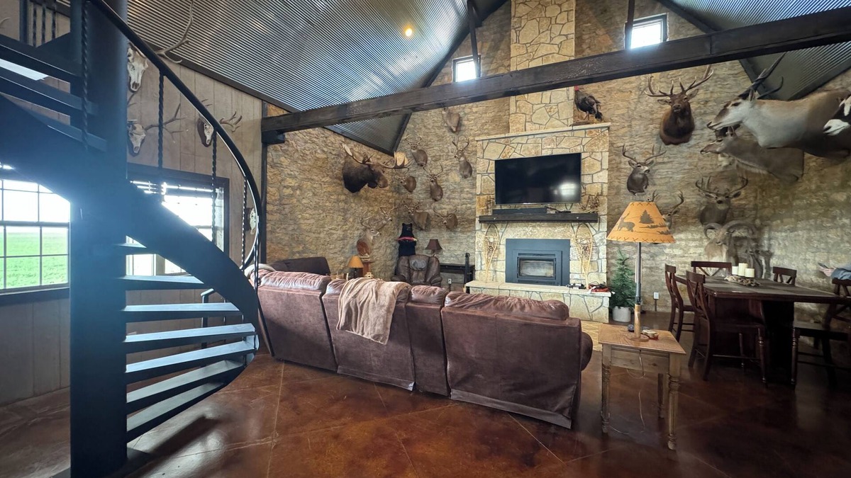 Ponca City House | Unique space, countryside.