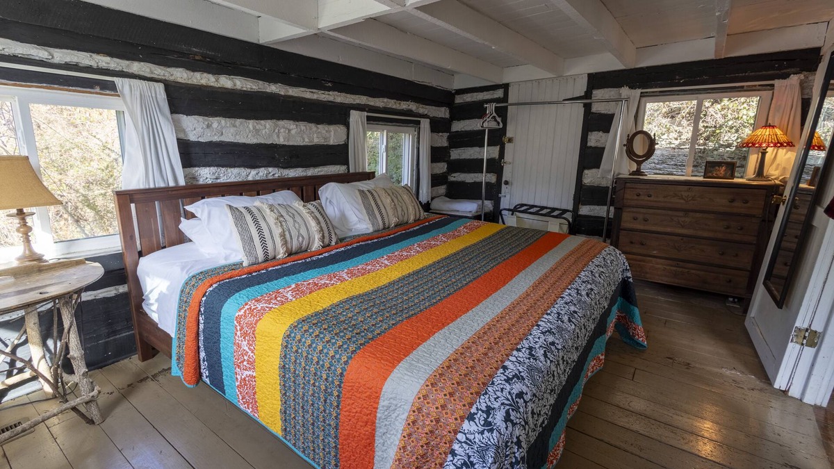 Lexington Cabin | Unique Stay in a 1907 Log Cabin on The Kentucky River