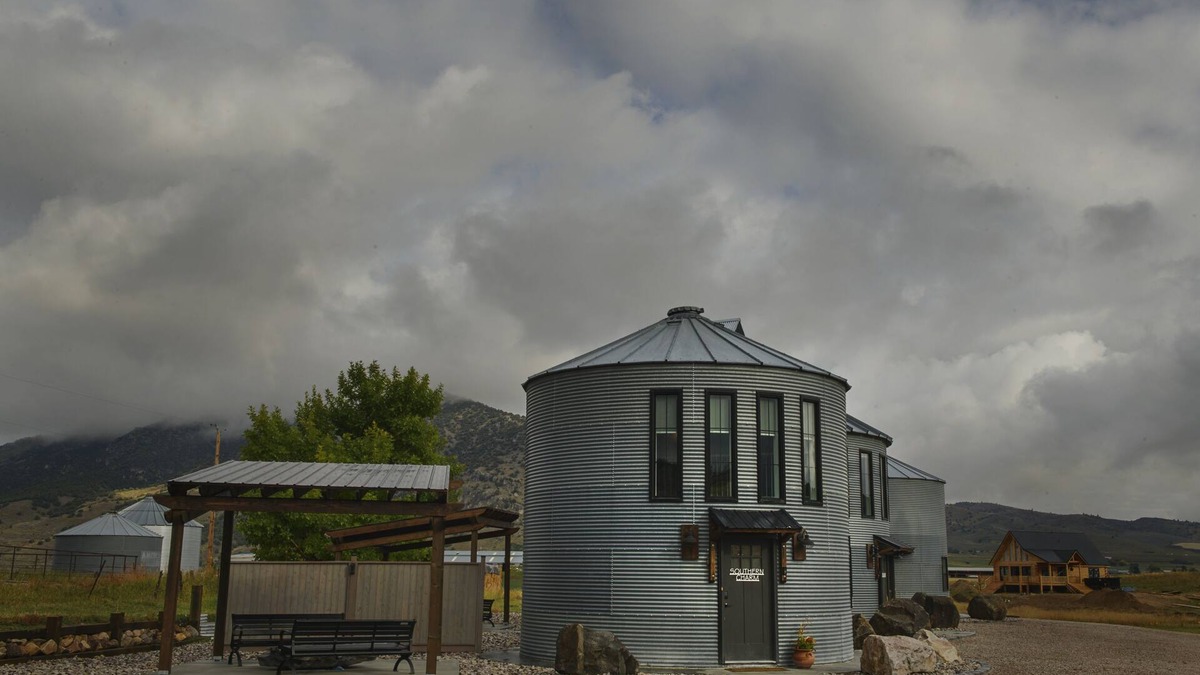 Lava Hot Springs Cabin | Unique stay in a modern grain bin home 2 miles from the famous hot pools!