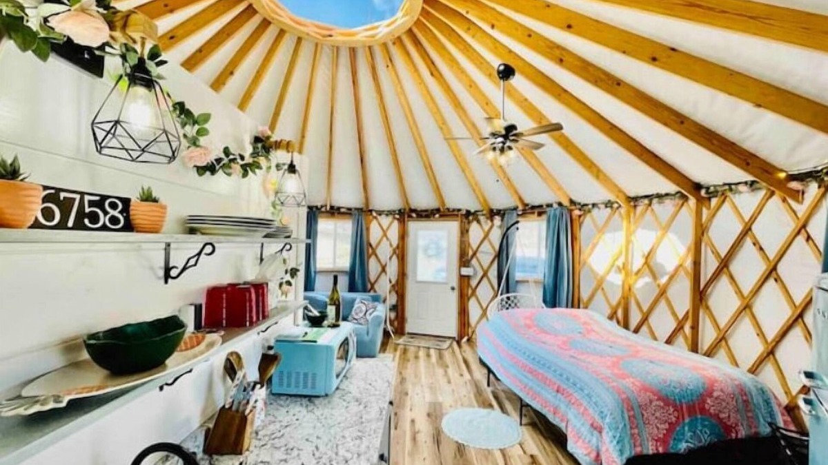 Roseland Cabin | Unique Stay! Yurt with Mountain View, 1 min to Breweries & Hiking, 5 min to Lake