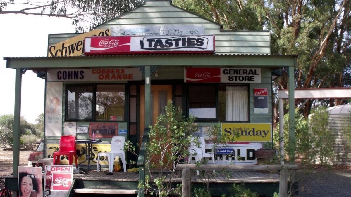 Dadswells Bridge Cabin | Unique Themed accommodation near Horsham, Victoria