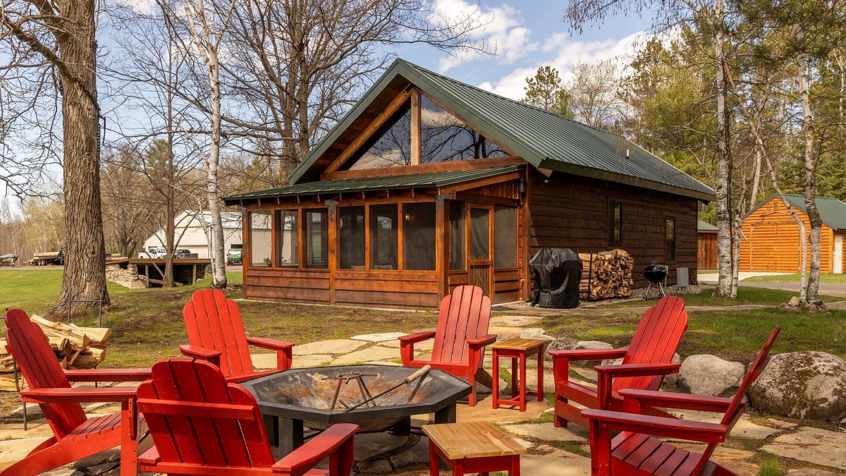 Hackensack Cabin | Unique Timber frame Cabin-lake access-private boat dock