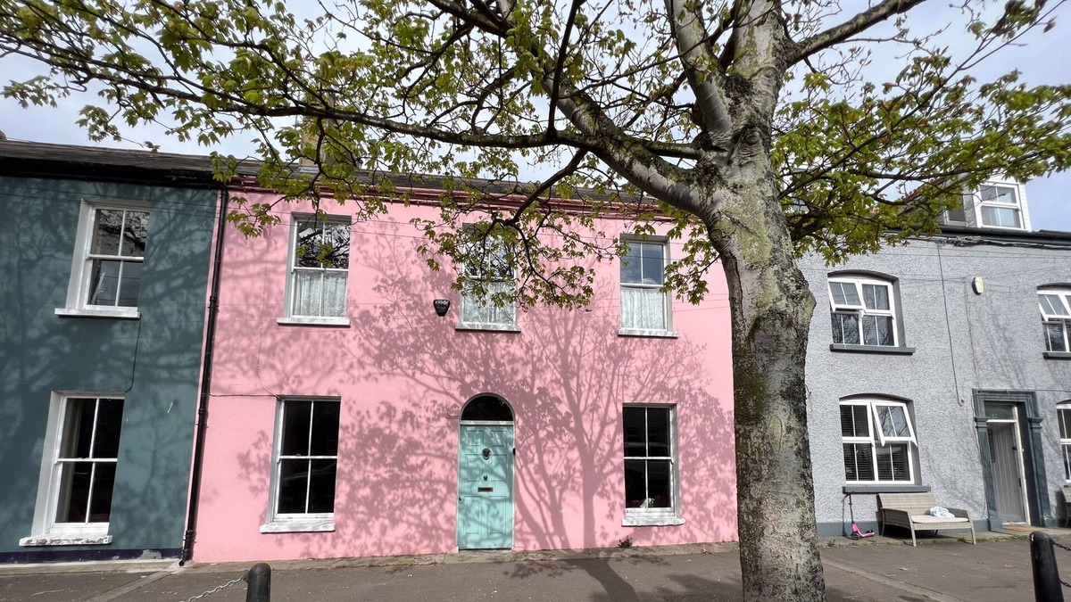 Downpatrick House | Unique Townhouse with Large Garden down to the Sea