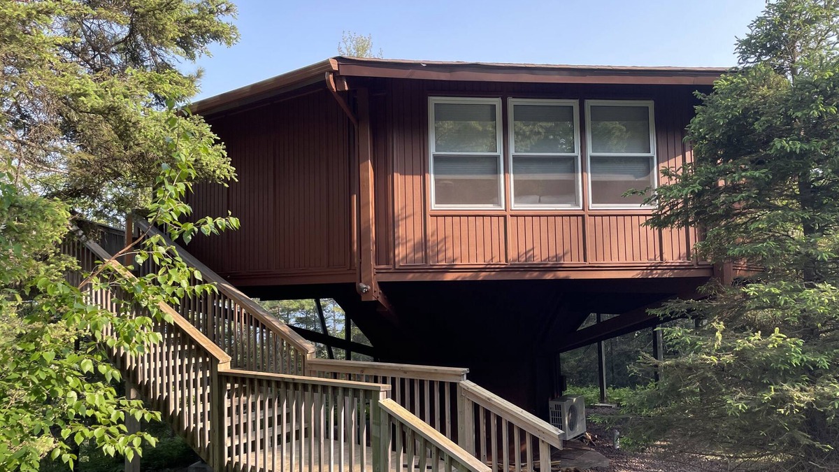 Beaver Bay House | Unique Treehouse in the woods with a fabulous Lake Superior view