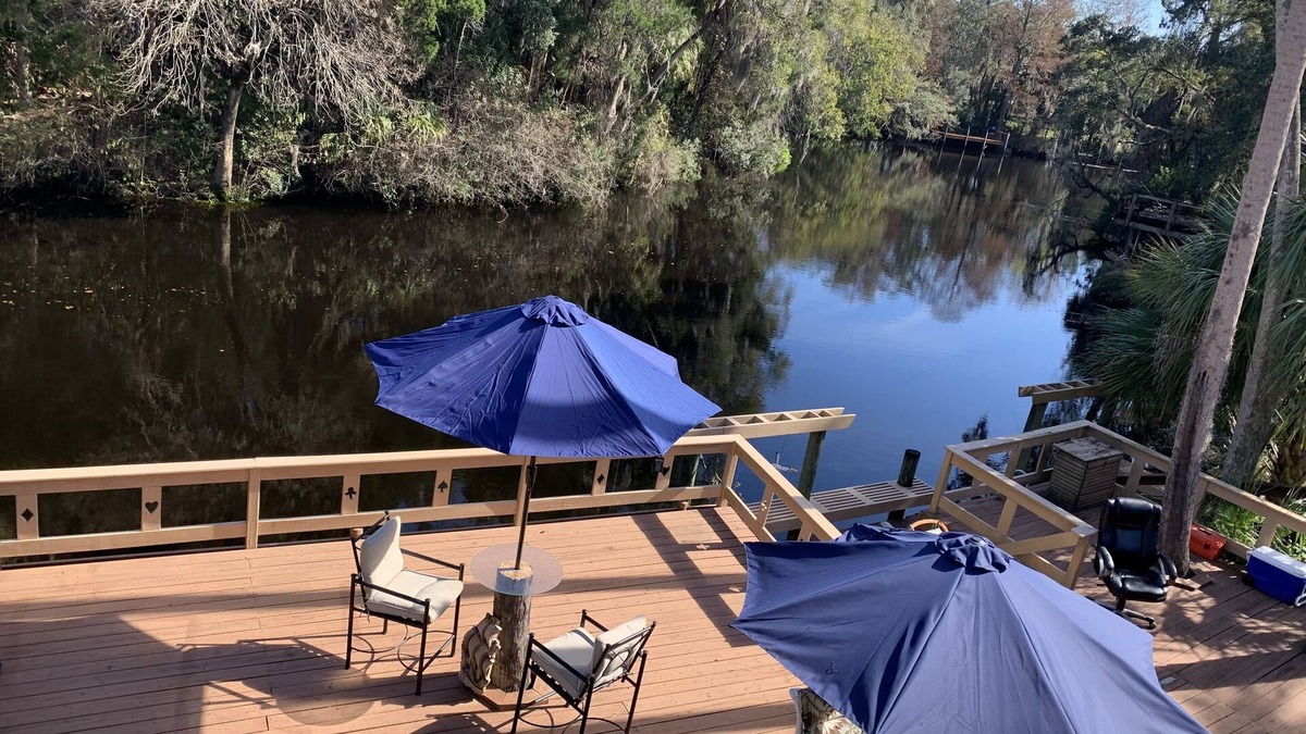 Crystal River House | Unique Treehouse on the River