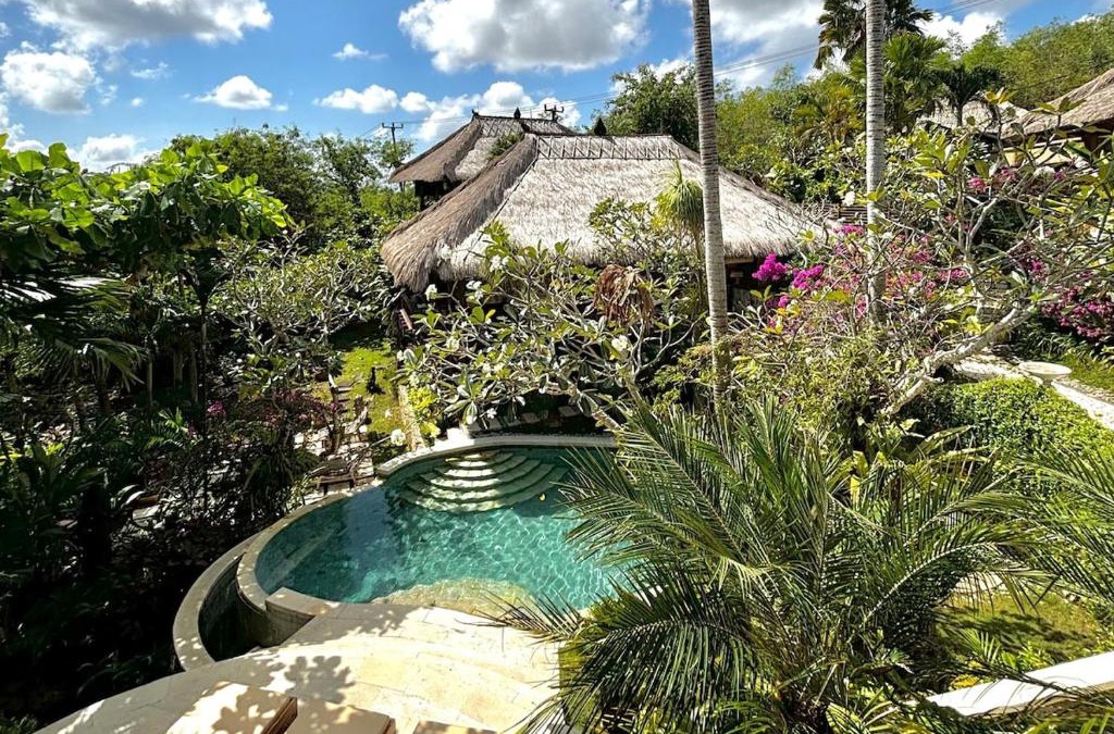 Bukit Villa | Unique tropical high class Oasis-Cook Driver Staff