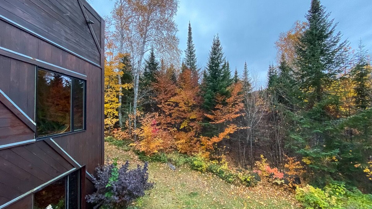 Val David Ski Chalet | Unique, vast and beautiful architectural home with breathtaking view!