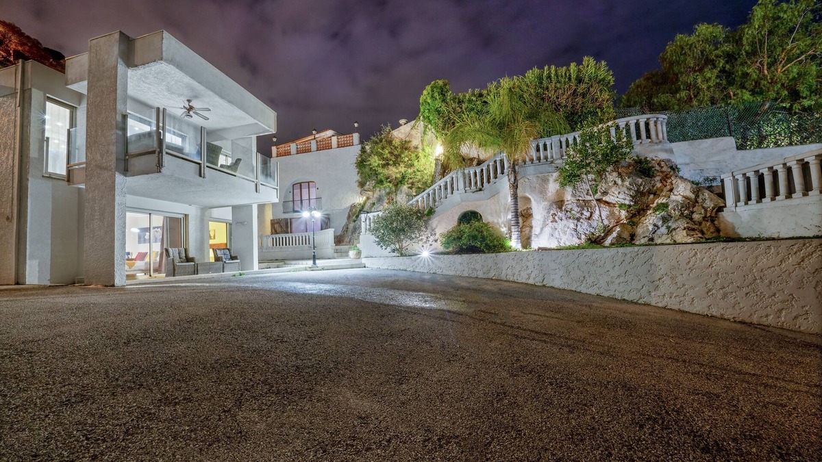 Mont Boron Villa | Unique Villa Boron! Sea view, swimming pool and Jacuzzi