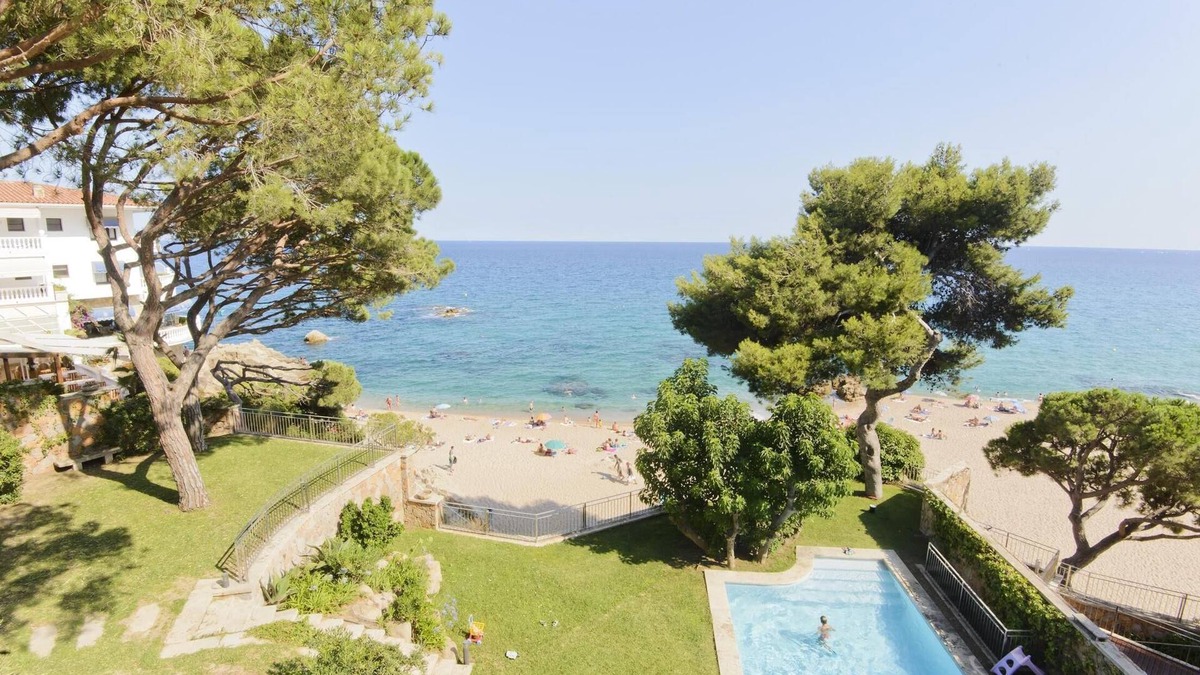 Platja d'Aro Villa | Unique Villa in front of the beach and surrounded by mediterranean trees