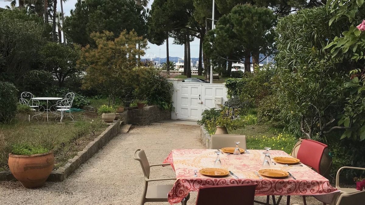 Pointe Croisette Villa | Unique! Villa on Croisette with seaside garden (Port Canto)