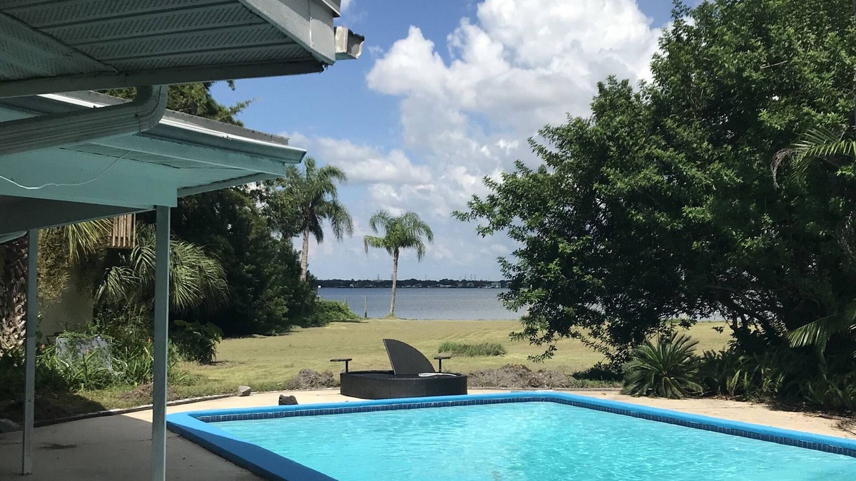 Safety Harbor House | Unique Waterfront property
