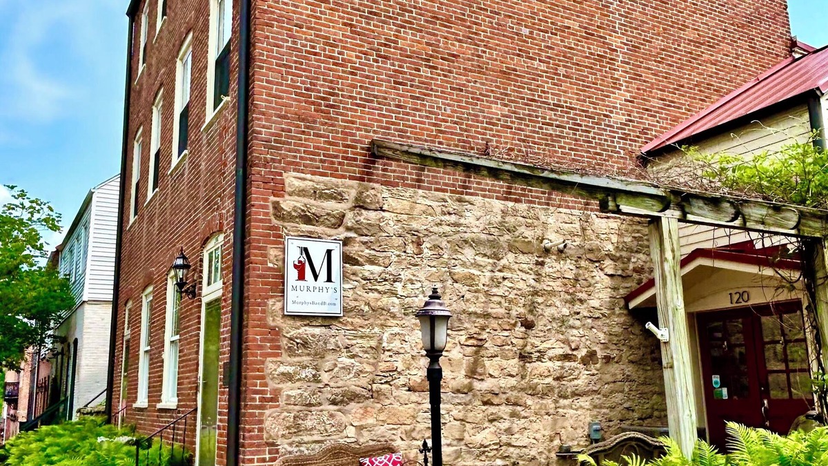 Hermann Bed & Breakfast | Unique wine cellar suite in the heart of Downtown Hermann!