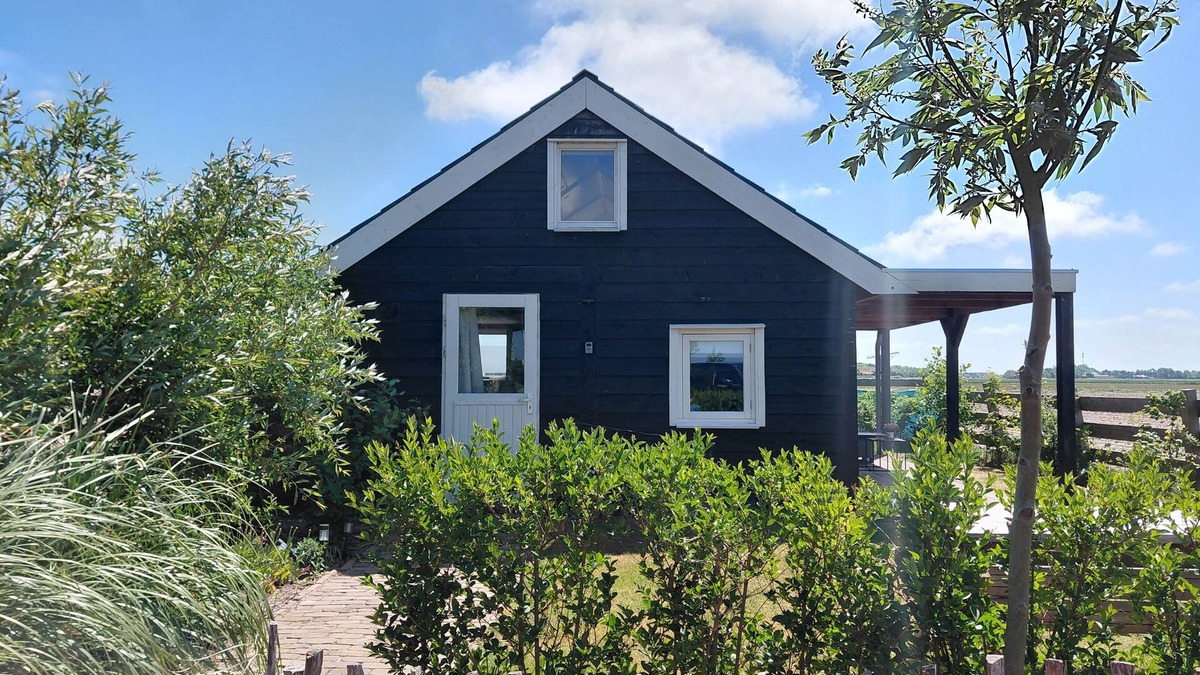 t Zand Cabin | Unique wooden cabin close to beach with private garden