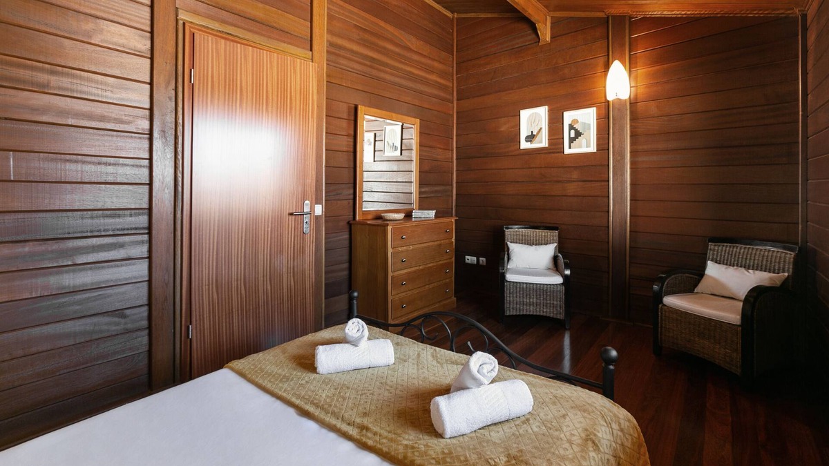 Casais do Rio Apartment | Unique Wooden Cottage