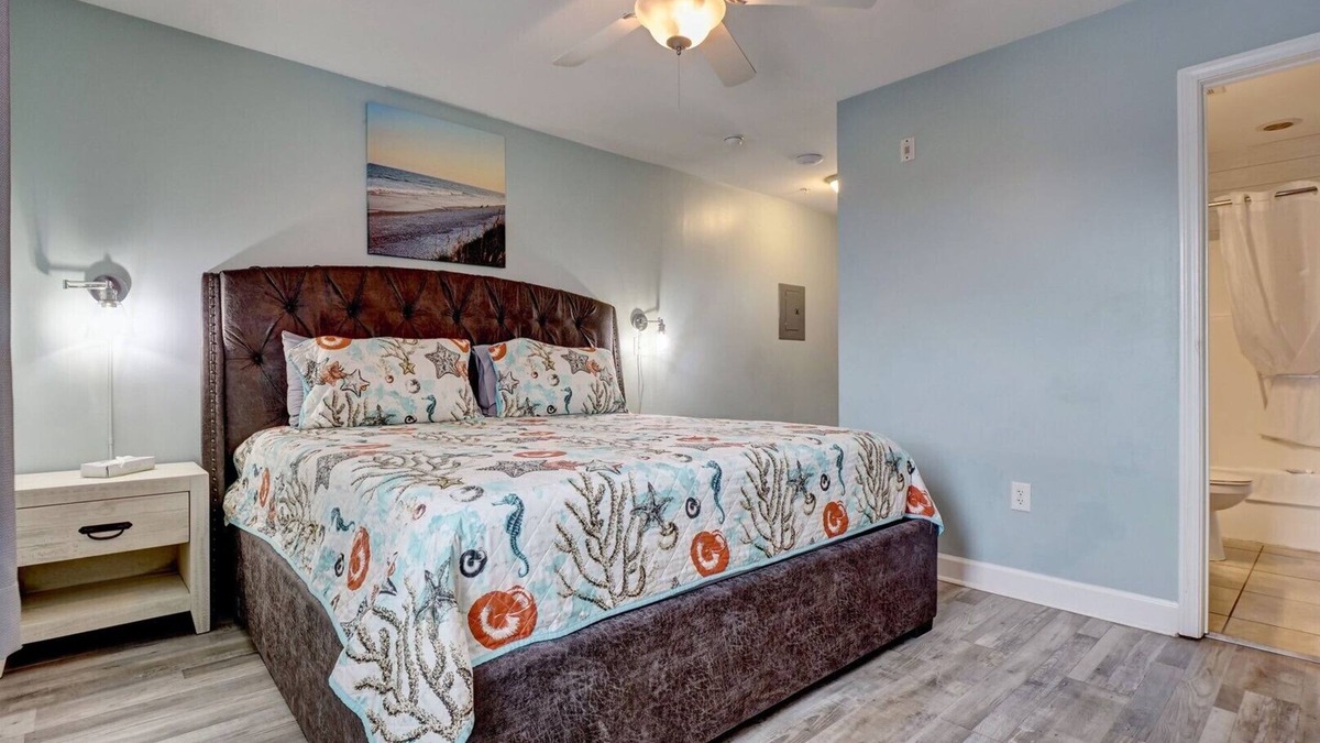 Surf City Hotel | Unit 001 at Tiffany's Motel