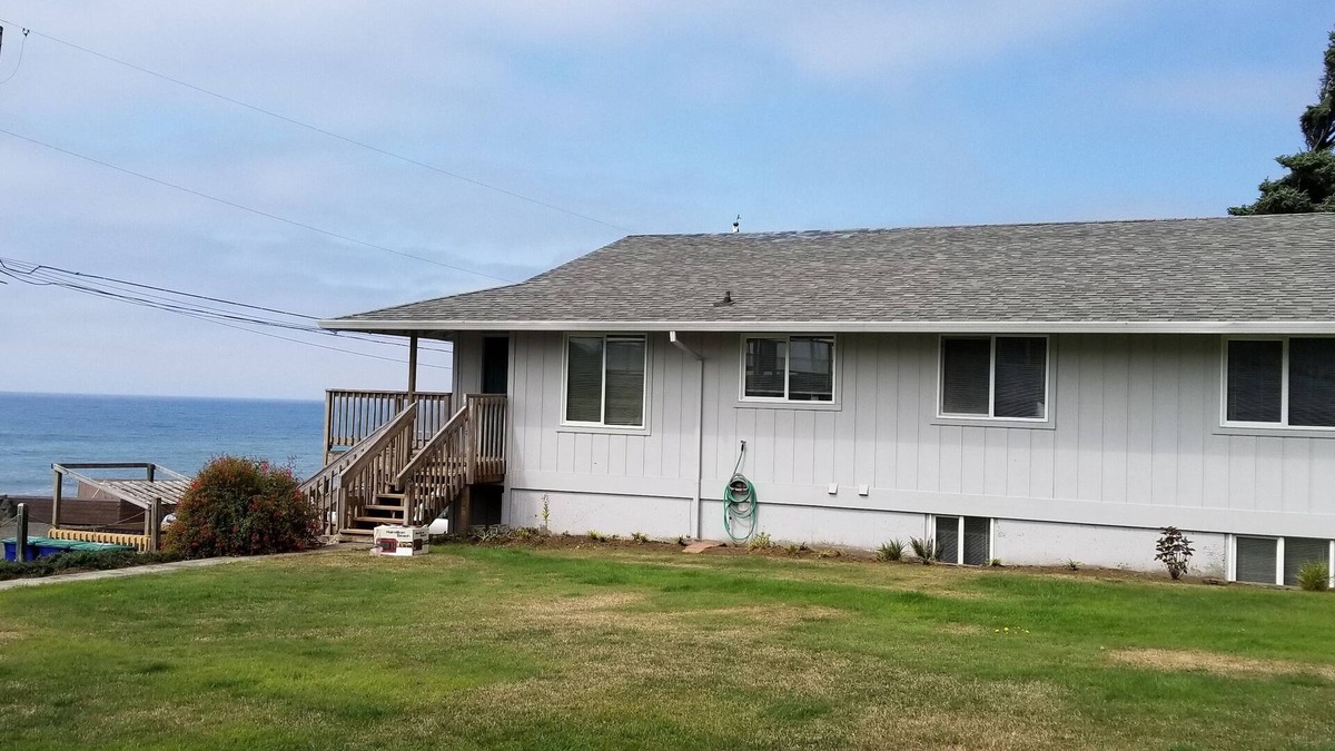Gleneden Beach Apartment | Unit 10 - "Captains Quarters" - Comfortable, accessible, views & pet friendly!