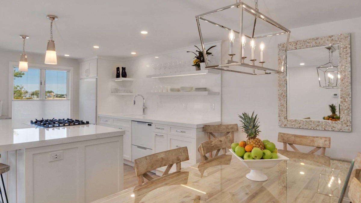 Hyannis Condo | Unit 143 Poolside 4BD-A/C, Private Balcony, Association Beach & Pool