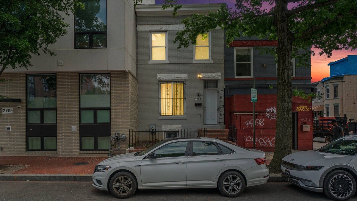Park View Condo | Unit #2 Close to Howard University