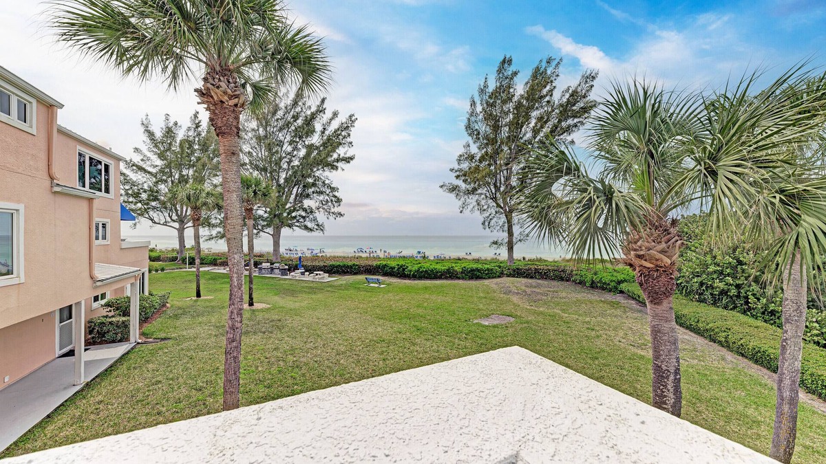 Longboat Key Condo | Unit #202 Sand Cay Beach Resort Gulf Front