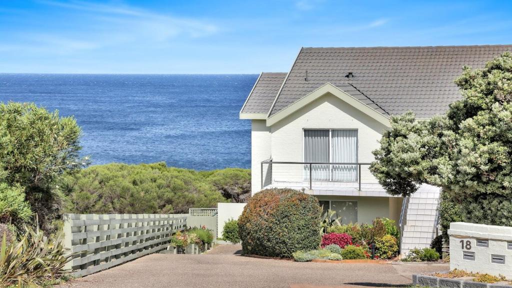 Tura Beach House | Unit 3 18 Surf Circle Tura Beach