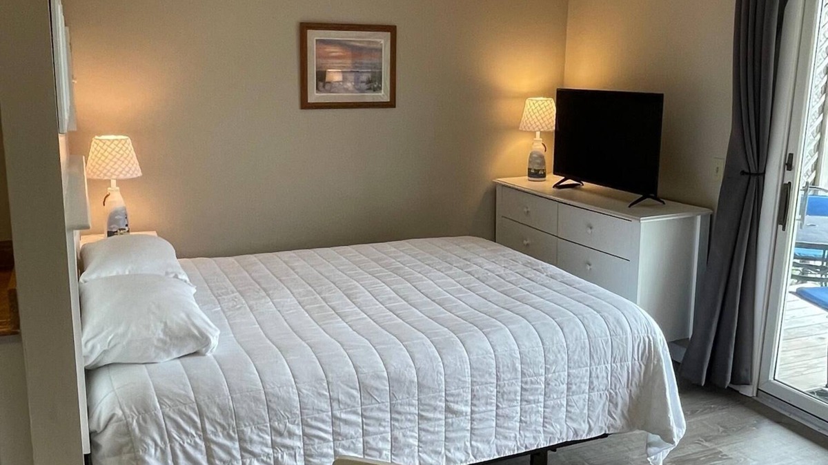 North Truro Condo | Unit #3 - Ground Floor Efficiency with A/C