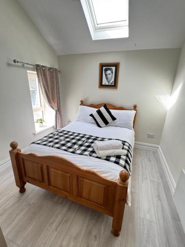 Cobh Apartment | Unit 4 Tranquil Harbourside Retreat- Central Location