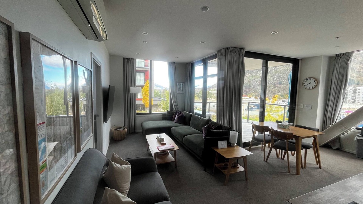 Frankton Apartment | Unit 6 Remarkables Garden. Entire Ground Floor Apartment. Your Adventure Base.