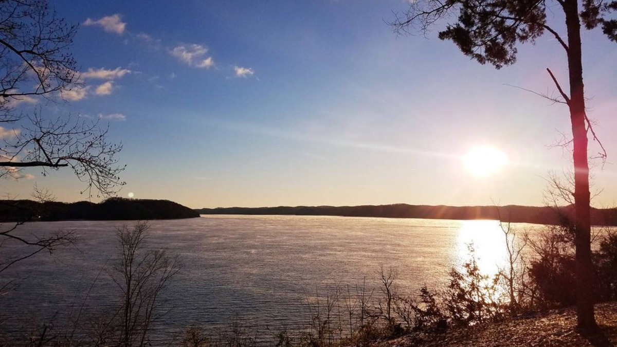 Jamestown Cottage | Unit B - 2 queen beds, 1 full bath, queen sleeper sofa, close to lake