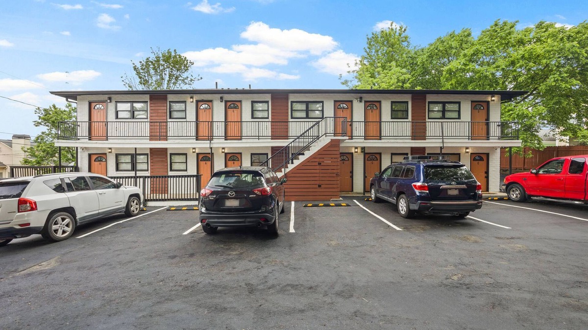 Mechanicsville Apartment | Unit by Benz + Free Parking