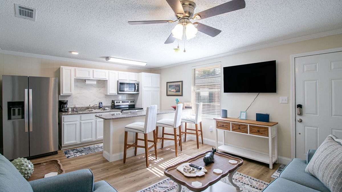 Gulfport Apartment | Unit E at Triple Tail Alley