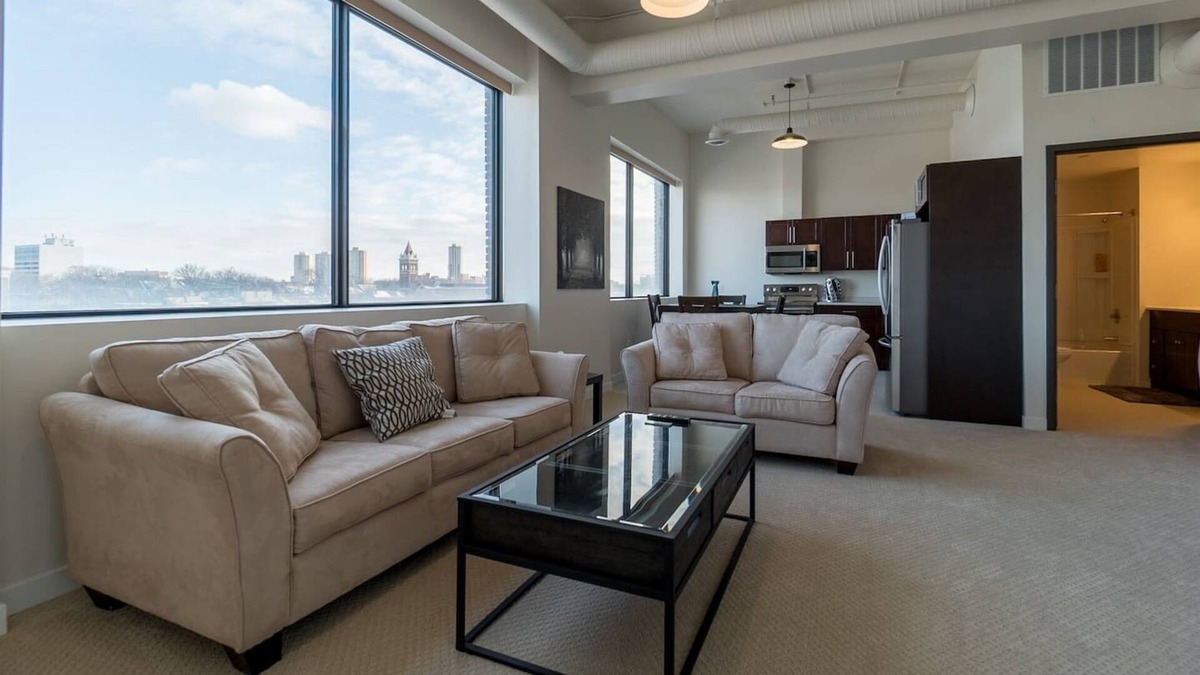 Winnipeg Apartment | UNIT FIVE Executive Stay Fully Furnished One Bedroom Condo
