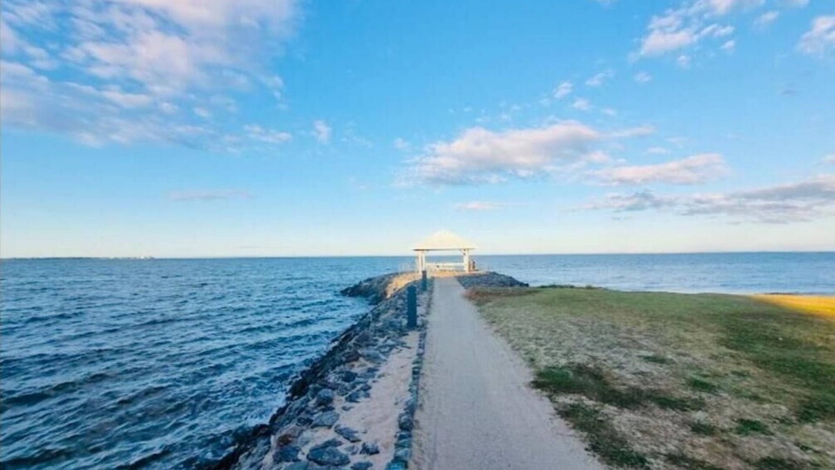 Brighton Apartment | "Unit on the Sea" - Brighton Q 4017