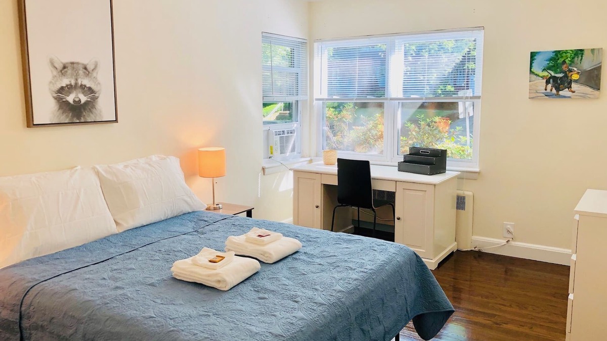 Cleveland Circle House | Unit1 GR8 LOCATION mins to Longwood Medical Area, BC, BU, HarvMedSchool SPACIOUS