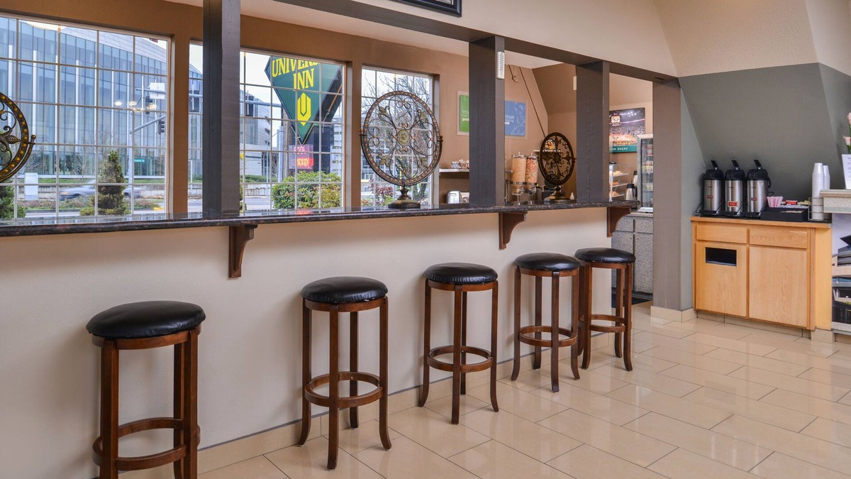 Eugene Hotel | University Inn & Suites