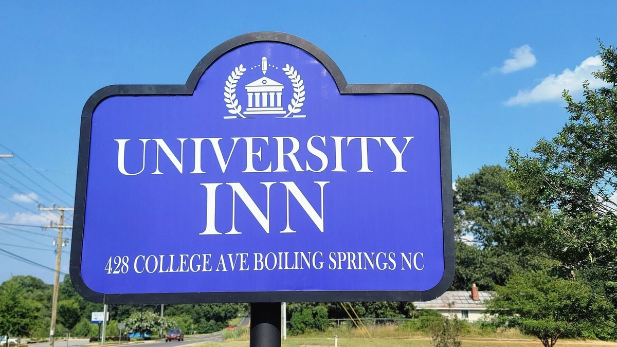 Boiling Springs Hotel | University Inn