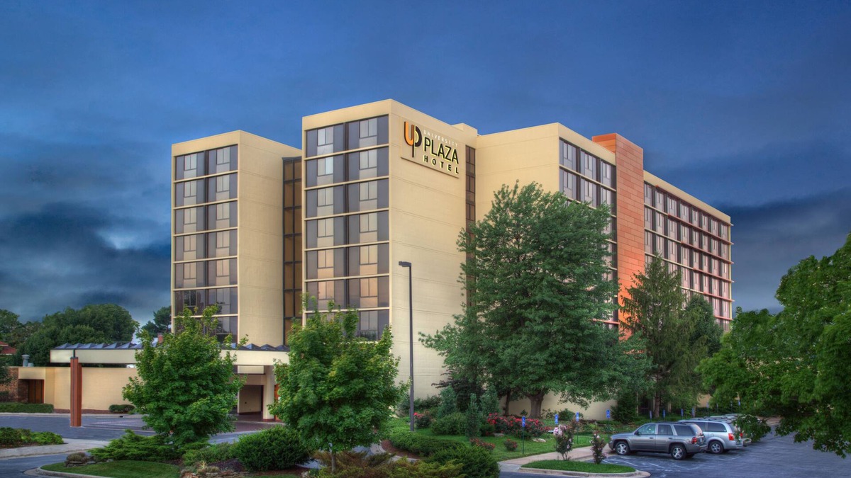 Walnut Street Hotel | University Plaza Hotel and Convention Center Springfield
