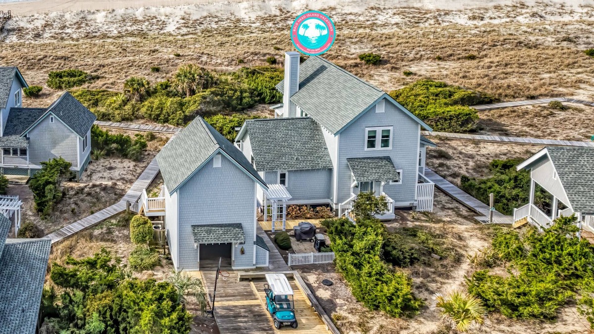 Flora's Bluff House | Unmatched Oceanfront Elegance - Ensuite Privacy, Gourmet Kitchen, Both Clubs & More!