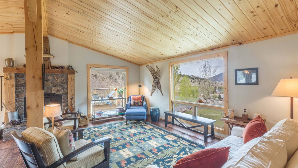 Creede House | Unmatched Panoramic Mountain Views - Pet Friendly - Walk to Downtown Creede